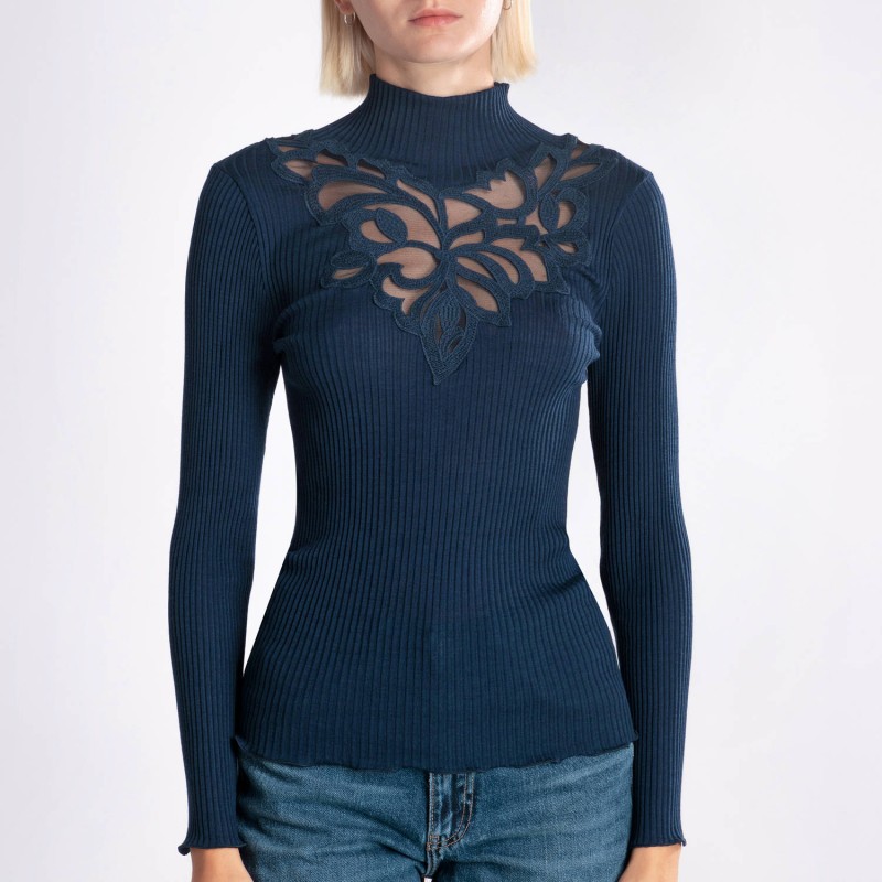 OSCALITO 6864 Moda Costa Collo Alto Ricamo su Tulle - Top ortopedico in lana e seta, comfort termoregolante e eleganza sostenibile. - Immagine 3