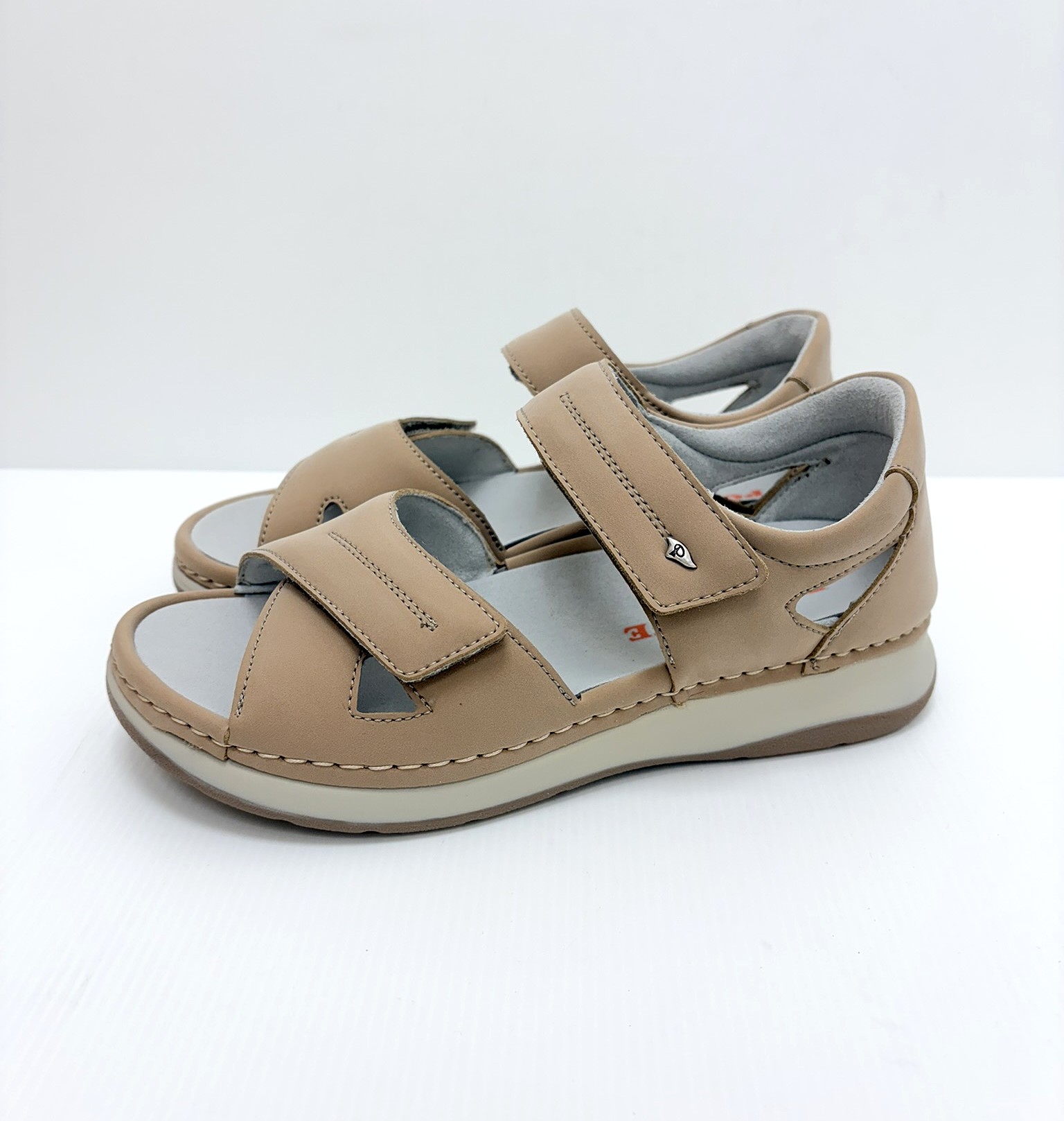 Sandalo predisposto VELA SABBIA - Sandalo ortopedico Vela Sabbia donna, comodo e personalizzabile.