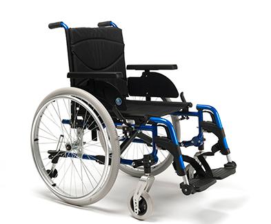 MOD V500 - Carrozzina leggera e pratica a schienale fisso.